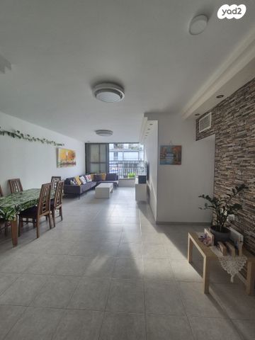 דירה, אמיר בנימיני 6, עין גנים, פתח תקווה