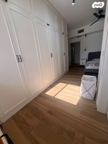 ארבע אמהות 21