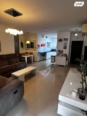 יהושע רבינוביץ 44