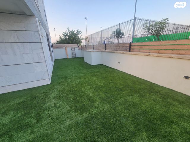 דירת גן, שיר השירים 1, גן יבנה מערב, גן יבנה