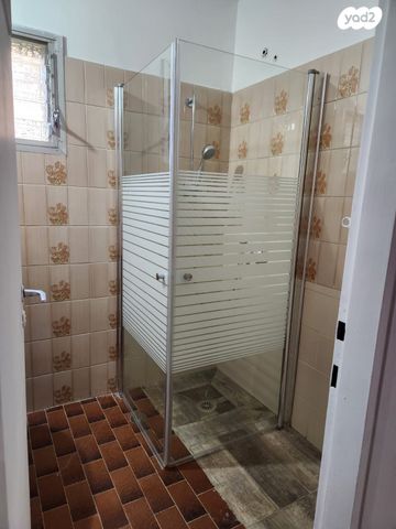 דירה, האתרוג 1, אושיות, רחובות