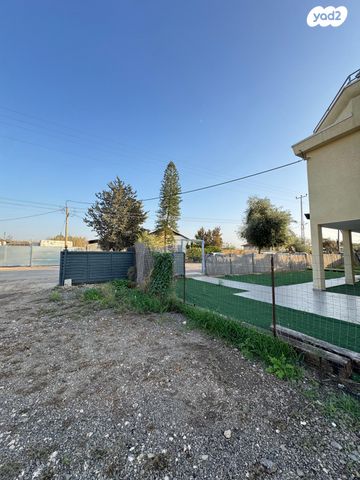 משק חקלאי/ נחלה, הברוש 1, פתחיה, פתחיה