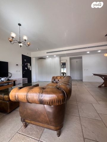 דירת גן, ארבע אמהות 21, גדרה מזרח, גדרה