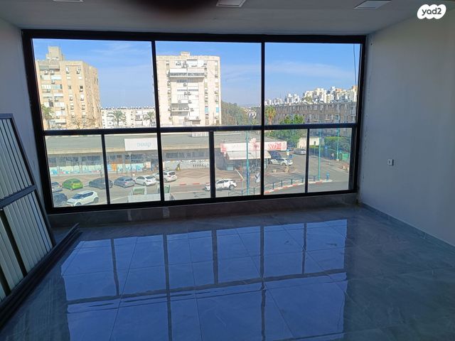 שדרות משה שרת 13