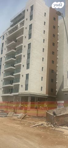 לאה גולדברג 16