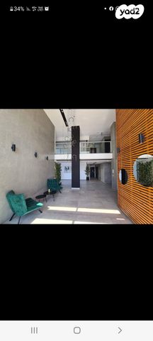 דירת גן, מעיין 1, נופרים, ראש העין