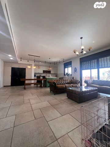 דירת גן, ארבע אמהות 21, גדרה מזרח, גדרה