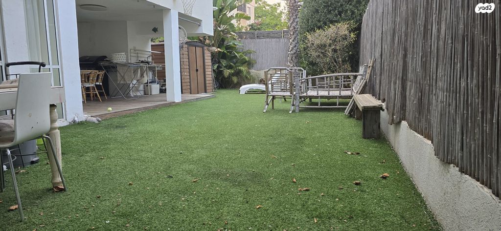 דירת גן, דבורה הנביאה 21, גני צהלה, רמות צהלה, תל אביב יפו