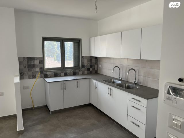 שדרות יצחק גרשטנקורן 28