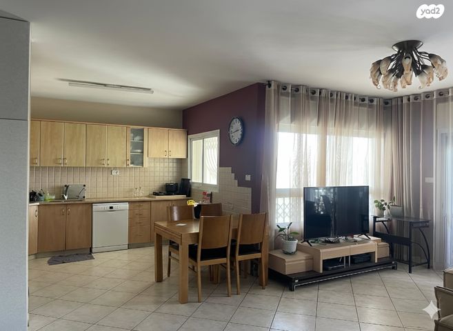 דירה, שדרות רוטשילד 23, רובע ט"ו, אשדוד