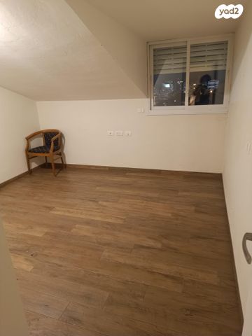 דירה, שדרות אח"י אילת 30, קרית חיים מזרחית, חיפה