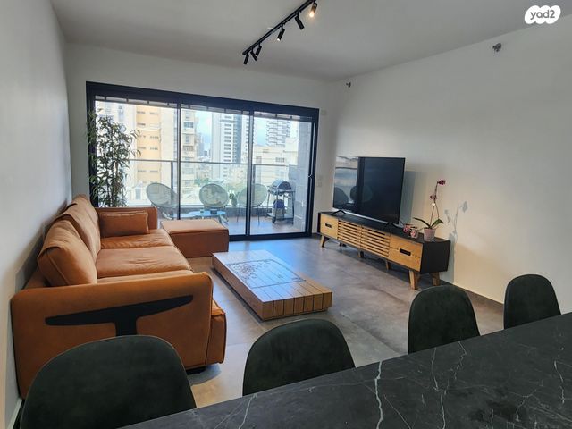 דירה, יוסף הגלילי 22, שכונת בן גוריון, מרכז העיר ג', רמת גן