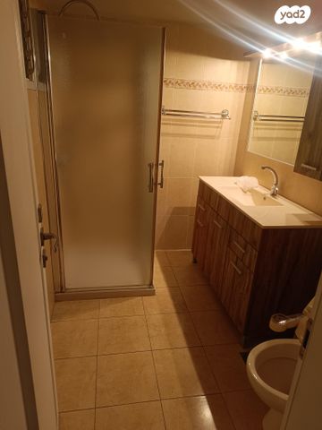 דירה, שדרות אח"י אילת 30, קרית חיים מזרחית, חיפה