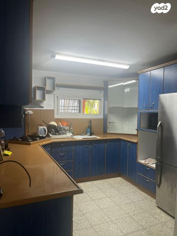 דו משפחתי, אהבת ציון 50, שיכון ג, טבריה