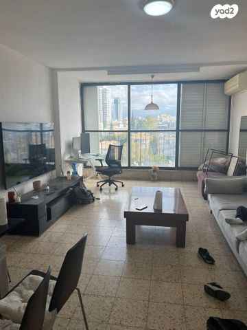 דרך זאב ז'בוטינסקי 53