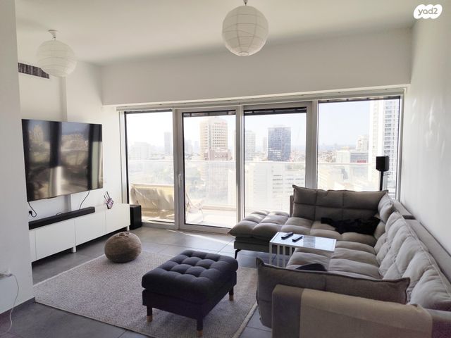 דרך מנחם בגין 144