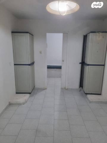 כיכר החשמונאים 8