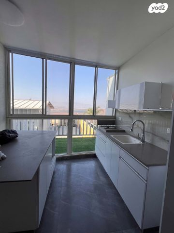 אהבת ציון 35