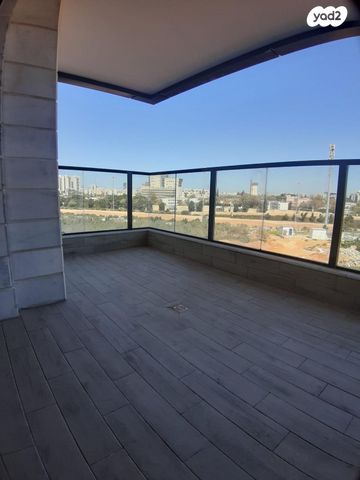 דירה, יצחק נבון 4, נאות אריאל שרון, קרית אונו