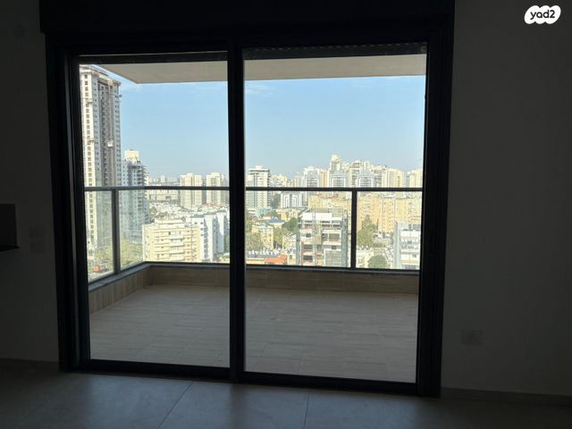 דירה, דרך זאב ז'בוטינסקי 10, לב המושבה / מרכז העיר, פתח תקווה