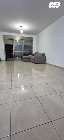 דירה, בן גוריון 41, כפר גנים ג, פתח תקווה