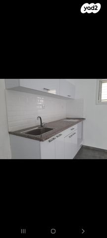 שדרות ירושלים 18