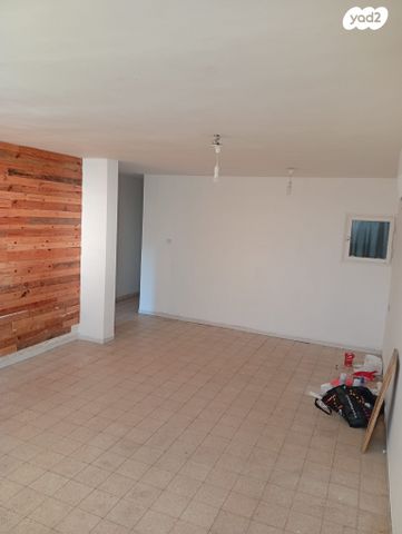 דירה, אחד העם 18, רובע ה', אשדוד