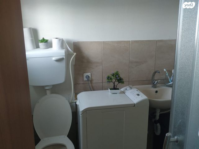 יחידת דיור, הגיבורים 71, העיר התחתית, ואדי סאליב, חיפה