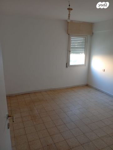 דירה, אחד העם 18, רובע ה', אשדוד