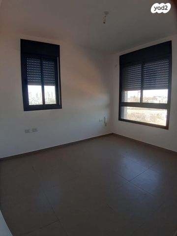 דירה, יצחק נבון 4, נאות אריאל שרון, קרית אונו