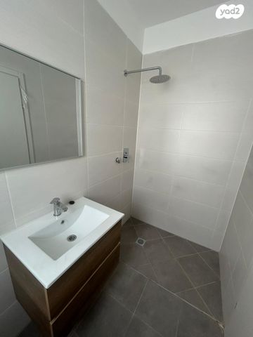 דירה, רקפת 8, הפרחים, חריש