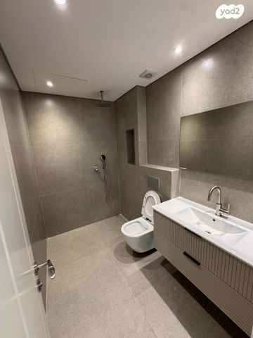 דירה, עמנואל הרומי 1, הצפון הישן - צפון, תל אביב יפו