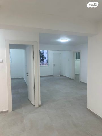 פני הגבעה 20