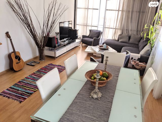 סאבלט, בוגרשוב 77, הצפון הישן - דרום, תל אביב יפו