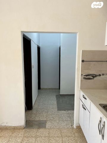 דירת גן, קיבוץ גלויות 64, שחר, שחר