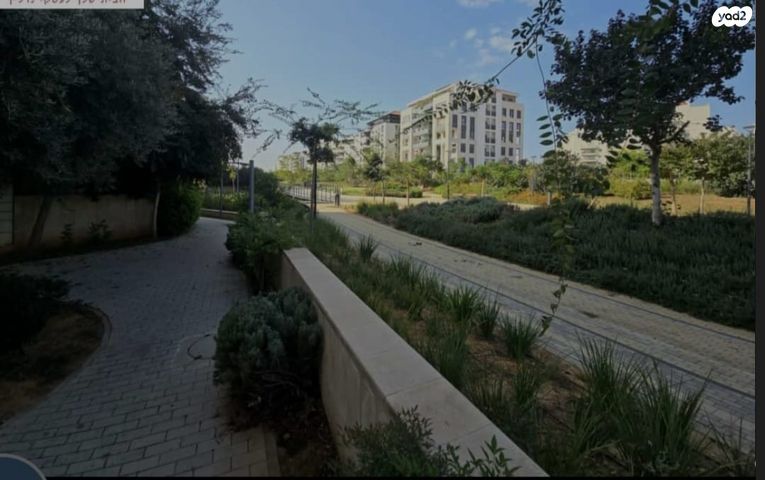 אהוד מנור 21