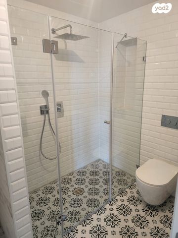 דירה, ליאונרדו דה וינצ'י 12, גני שרונה, קרית הממשלה, תל אביב יפו