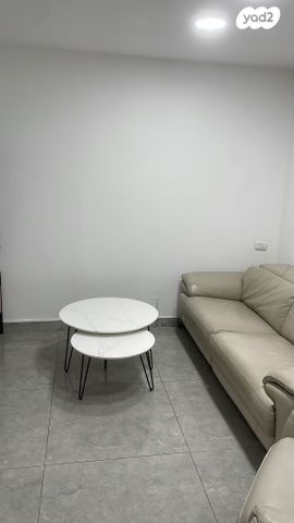 יחידת דיור, חנה סנש 7, יצחק שדה, אזור