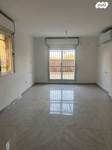 שמואל תמיר כצנלסון 2