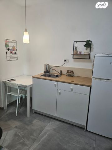 יחידת דיור, סנונית 18, טירת שלום, נס ציונה