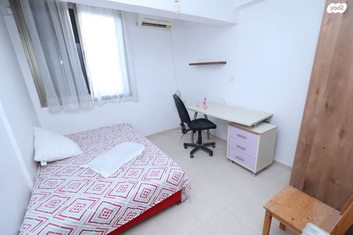 דירה, שמעון בר גיורא 18, שכונה ד', באר שבע