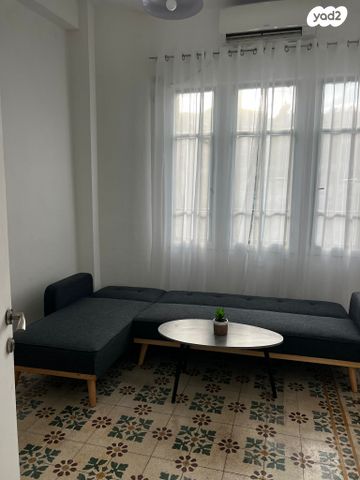 דירה, קיבוץ גלויות 25, העיר התחתית, ואדי סאליב, חיפה