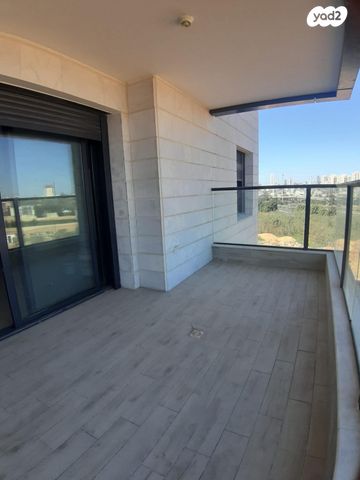 דירה, יצחק נבון 4, נאות אריאל שרון, קרית אונו