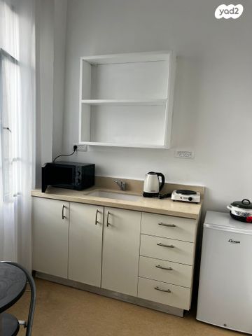 דירה, קיבוץ גלויות 25, העיר התחתית, ואדי סאליב, חיפה