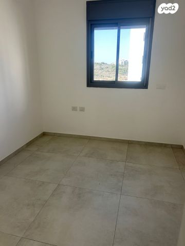 דירה, רקפת 8, הפרחים, חריש