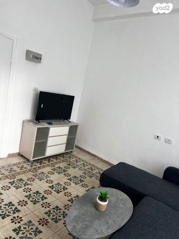 דירה, קיבוץ גלויות 25, העיר התחתית, ואדי סאליב, חיפה