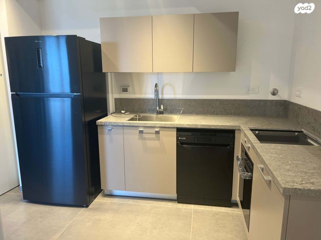 דירה, ליאונרדו דה וינצ'י 12, גני שרונה, קרית הממשלה, תל אביב יפו