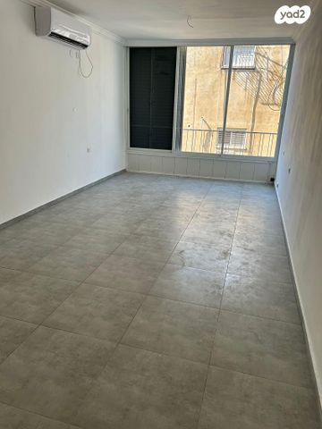 דירה, כצנלסון 22, לב העיר, בת ים