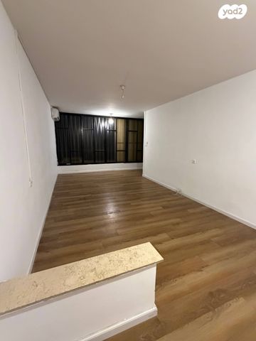 דירה, ההסתדרות 92, נאות שושנים, חולון