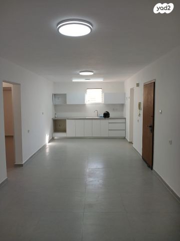 מעפילי אגוז 49